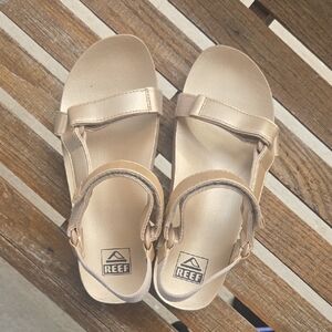 Reef Womens Vista High Gold Platform Sandals, Size 7